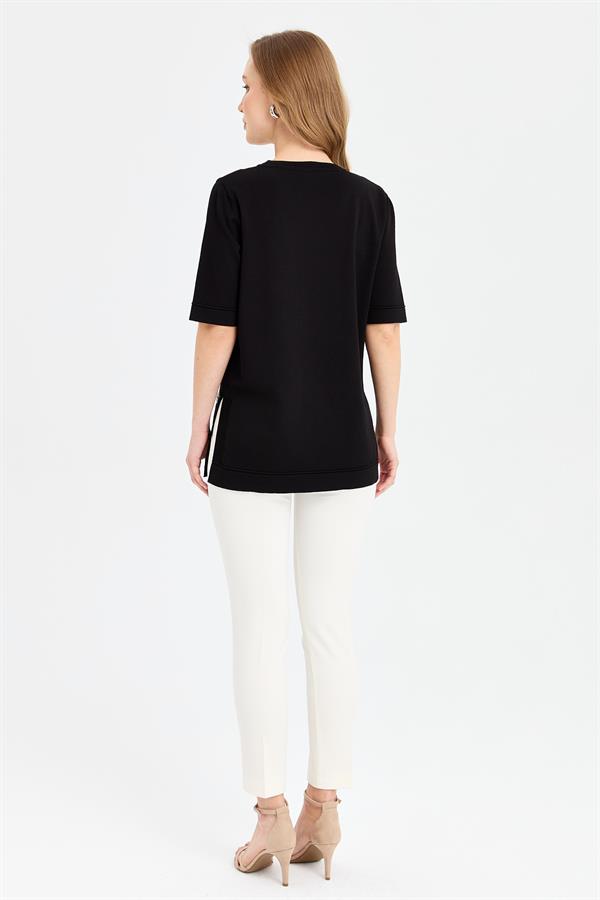 Женская трикотажная блузка с круглым вырезом на пуговицах