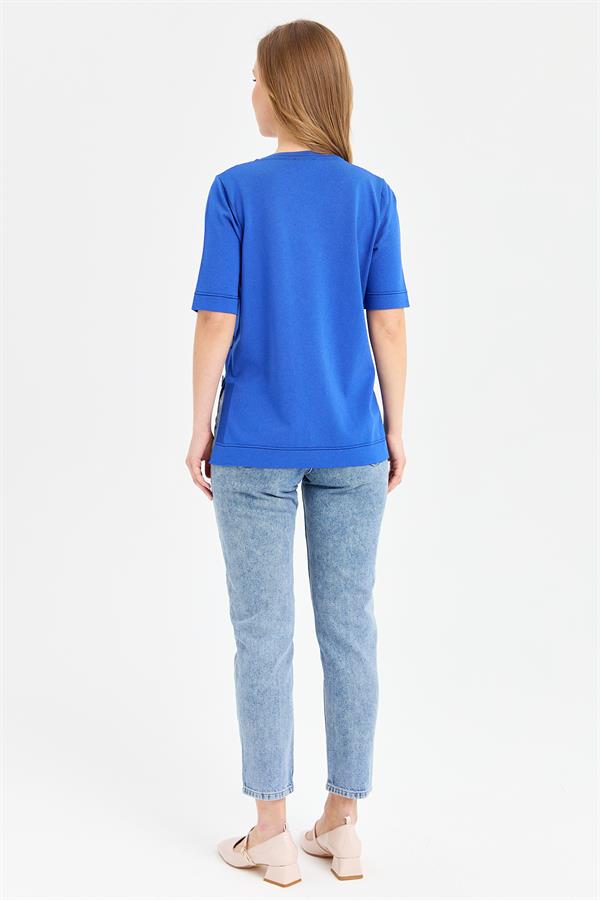 Женская трикотажная блузка с круглым вырезом на пуговицах