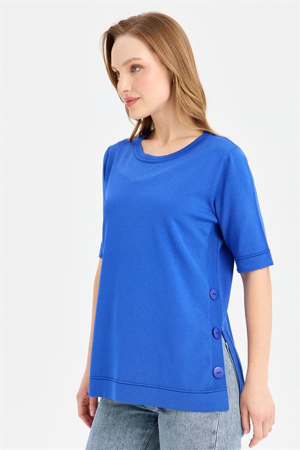 Женская трикотажная блузка с круглым вырезом на пуговицах