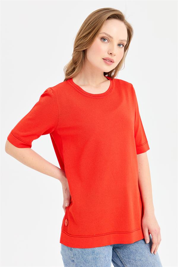 Женская трикотажная блузка с круглым вырезом на пуговицах