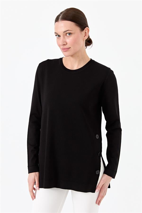 Женская трикотажная блуза с круглым вырезом и пуговицами сбоку черная  