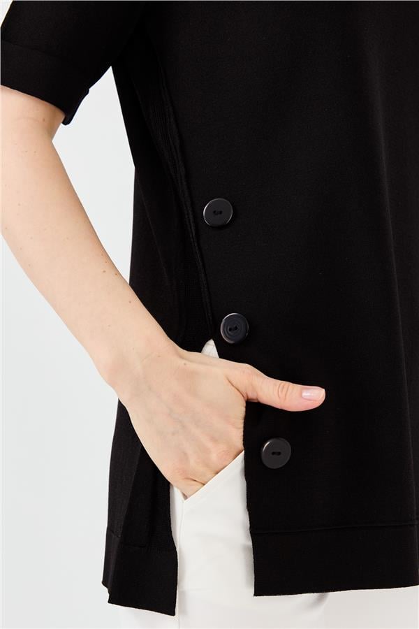 Женская трикотажная летняя блуза с круглым вырезом черная  