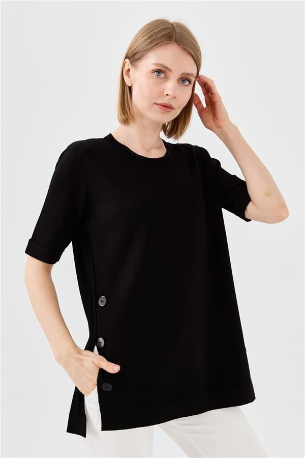 Женская трикотажная летняя блуза с круглым вырезом черная  