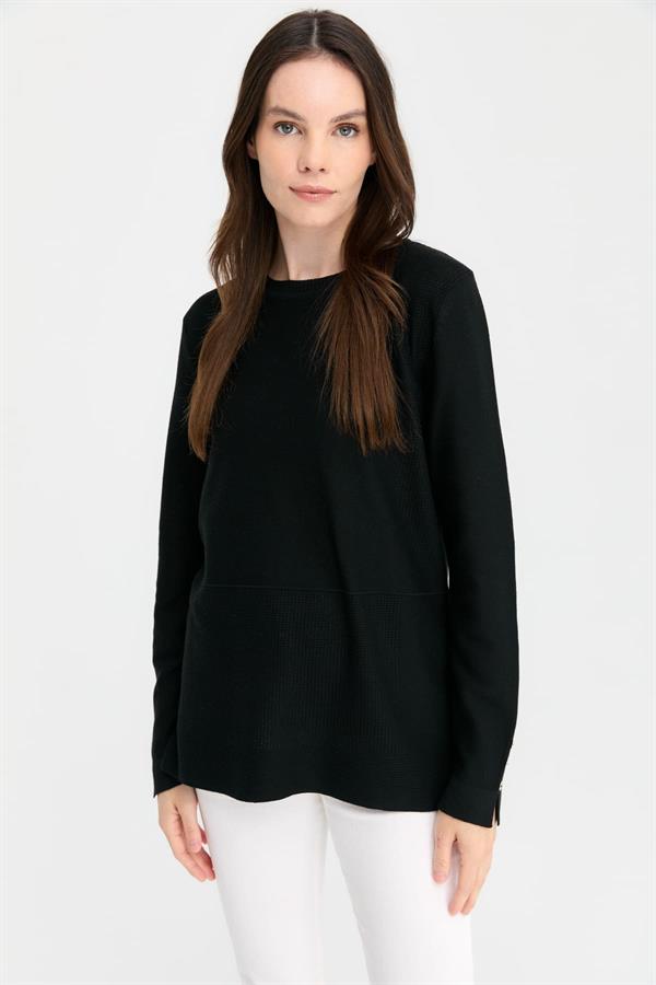 Kadın Sıfır Yaka Yırtmaçlı Kazak Siyah