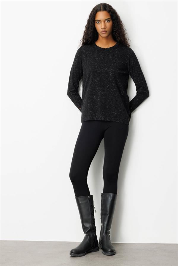 Kadın Sıfır Yaka Yırtmaçlı Yanı Düğmeli Kazak Siyah