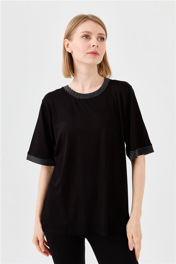 Womens Crew Neck Chain Band Combed T-shirt Black