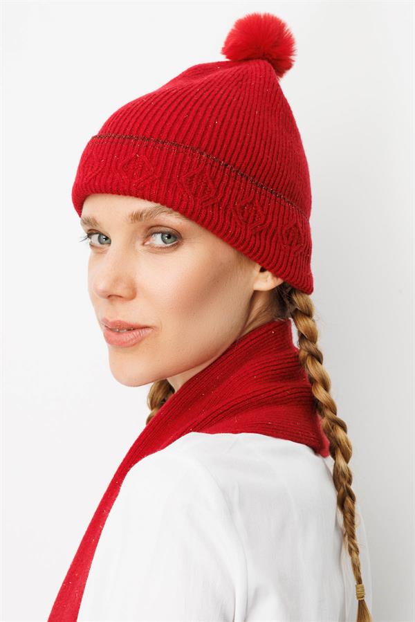 Kadın Simli Jakarlı Ponponlu Yün Şapka K.Kırmızı