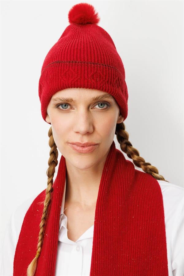 Kadın Simli Jakarlı Ponponlu Yün Şapka K.Kırmızı