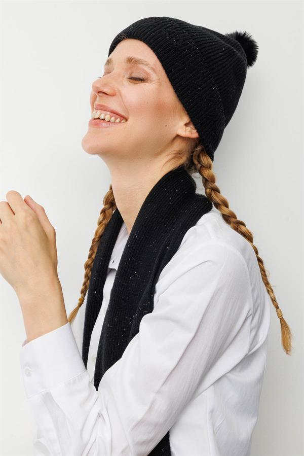 Kadın Simli Jakarlı Püsküllü Yün Kaşkol Siyah