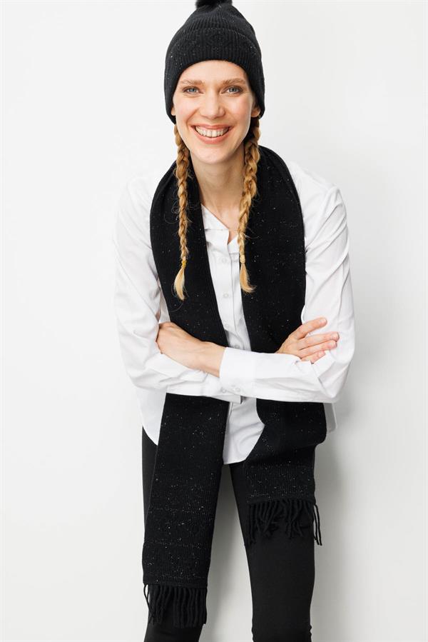 Kadın Simli Jakarlı Püsküllü Yün Kaşkol Siyah