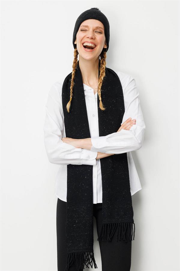 Kadın Simli Jakarlı Püsküllü Yün Kaşkol Siyah