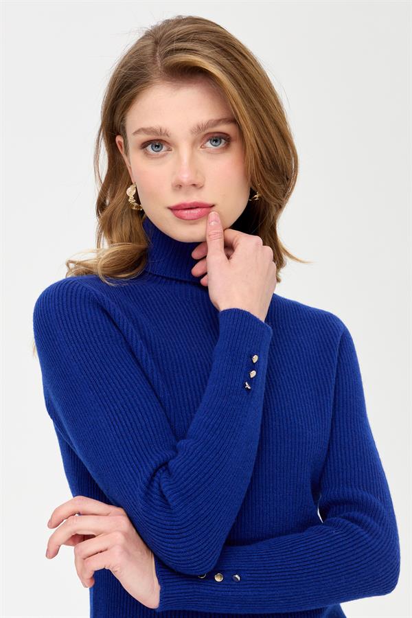 Женский шерстяной свитер с высоким воротником и пуговицами