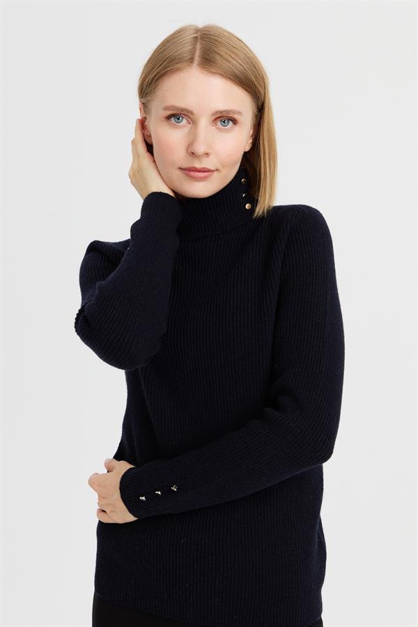 Женский шерстяной свитер с высоким воротником и пуговицами