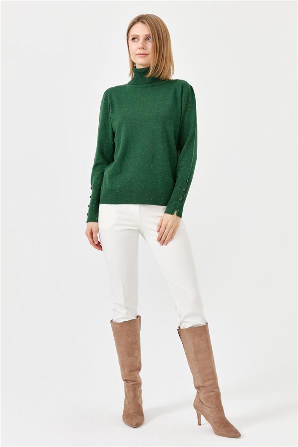 Женская водолазка с разрезами на рукавах ярко зеленая