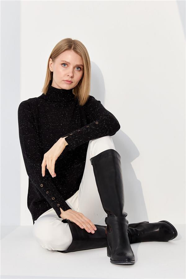 Женская водолазка с разрезами на рукавах черная 