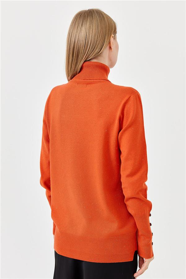 Женская водолазка с разрезами на рукавах оранжевая 