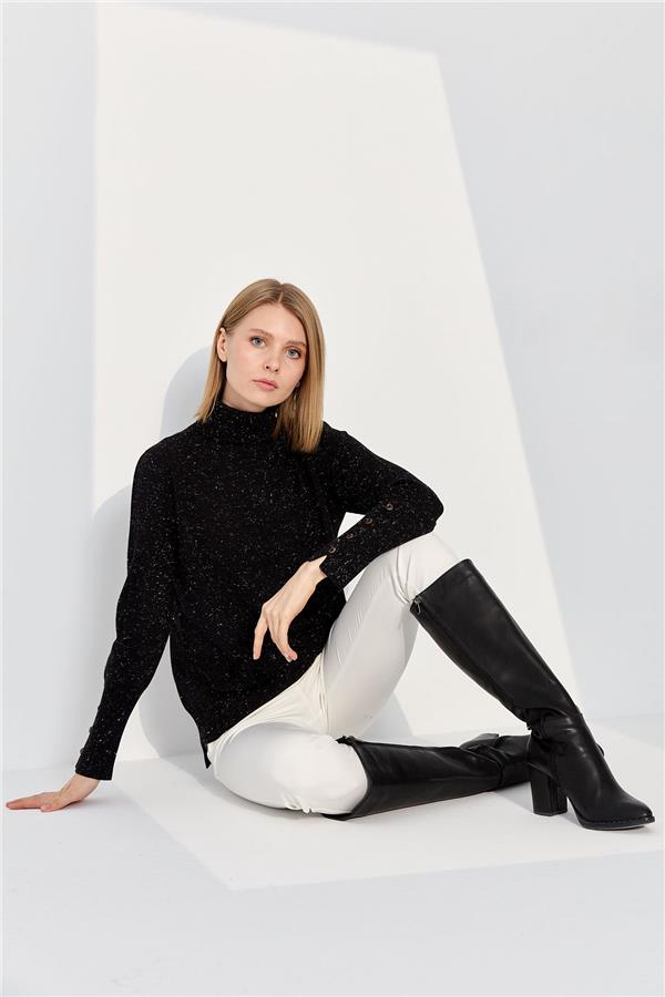 Женская водолазка с разрезами на рукавах черная 
