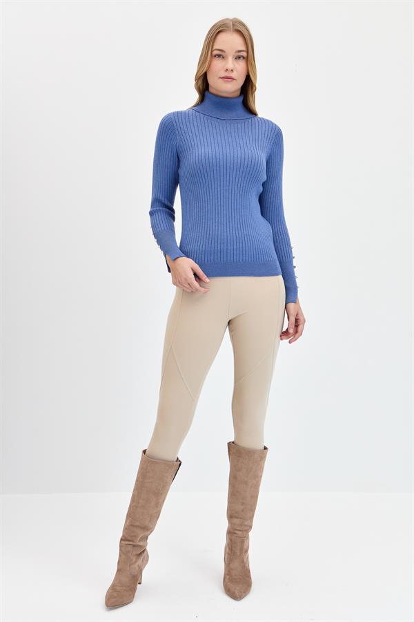 Женский свитер на пуговицах с длинными рукавами и высоким воротником