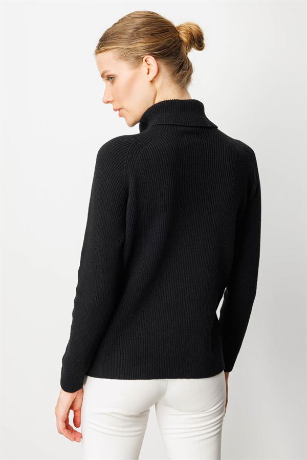 Kadın Tam Balıkçı Yaka Kolu Boncuklu Yün Kazak Siyah