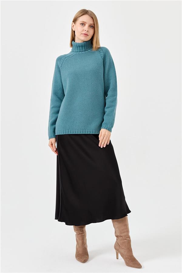 Женская шерстяная водолазка с вязкой косичка на рукаве M.ЗЕЛЕНЫЙ