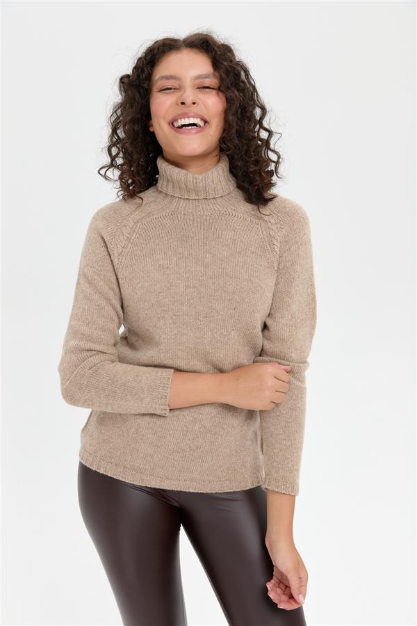 Kadın Tam Balıkçı Yaka Omzu Saç Örgülü Yün Kazak K.Bej