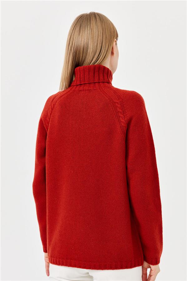 Женская шерстяная водолазка с вязкой косичка на рукаве ТЕМНАЯ ПЛИТКА