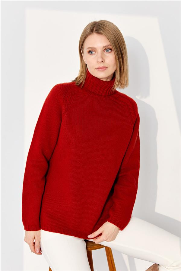 Женская шерстяная водолазка с вязкой косичка на рукаве ТЕМНАЯ ПЛИТКА