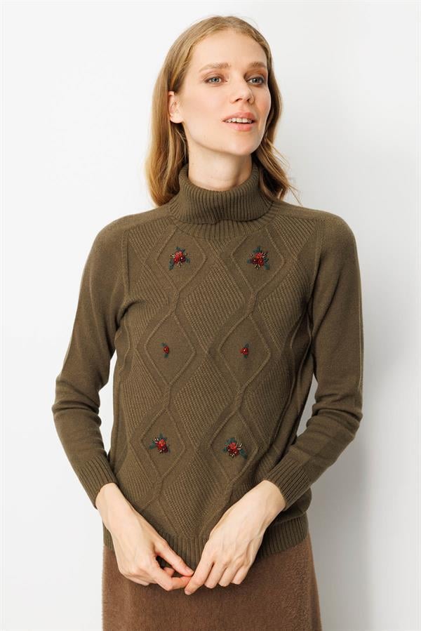 Kadın Tam Balıkçı Yaka Önü Baklava İşlemeli Kazak Haki