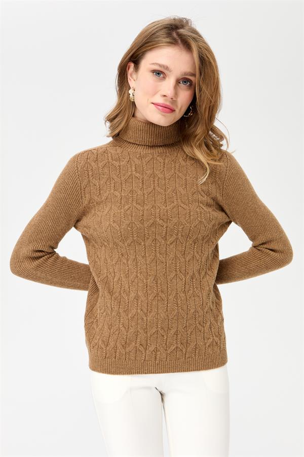 Женский свободный шерстяной свитер с высоким воротником спереди