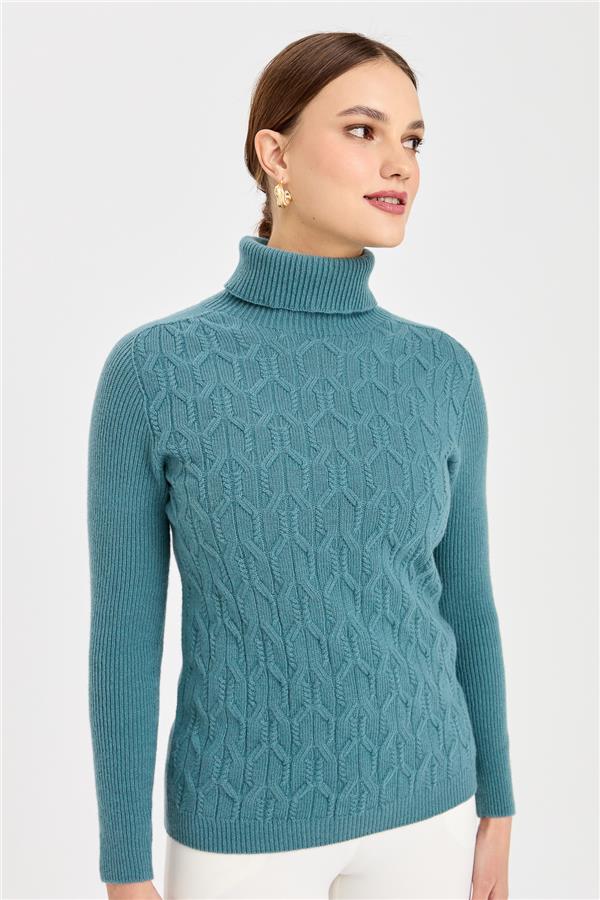 Женский свободный шерстяной свитер с высоким воротником спереди