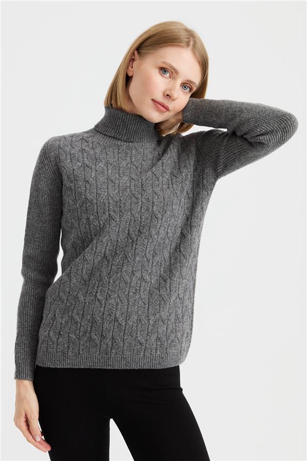 Женский свободный шерстяной свитер с высоким воротником спереди