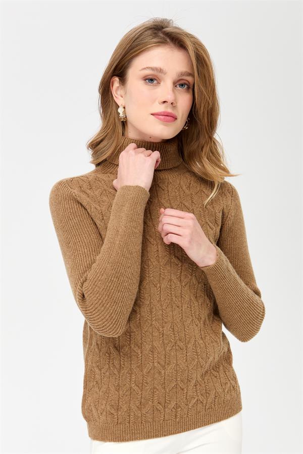 Женский свободный шерстяной свитер с высоким воротником спереди