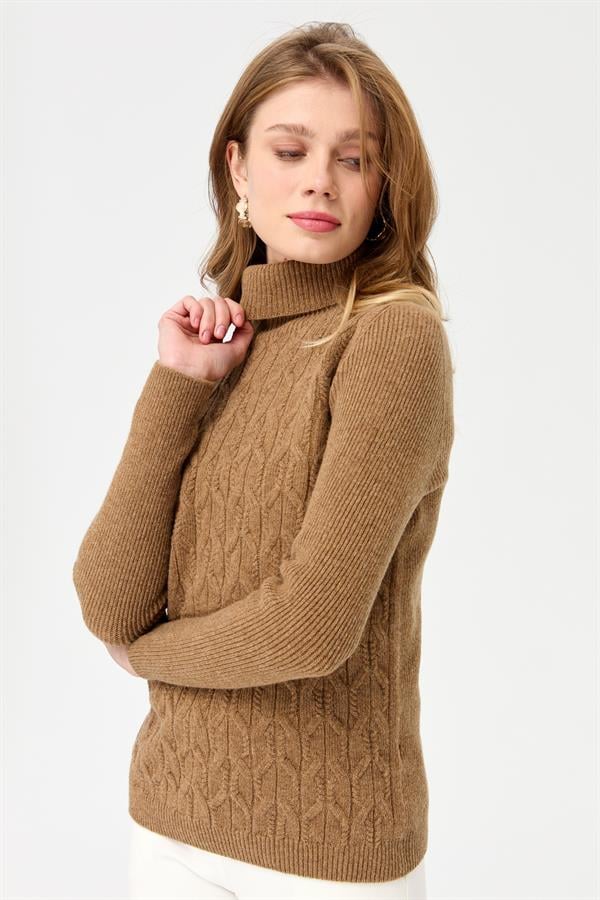 Женский свободный шерстяной свитер с высоким воротником спереди