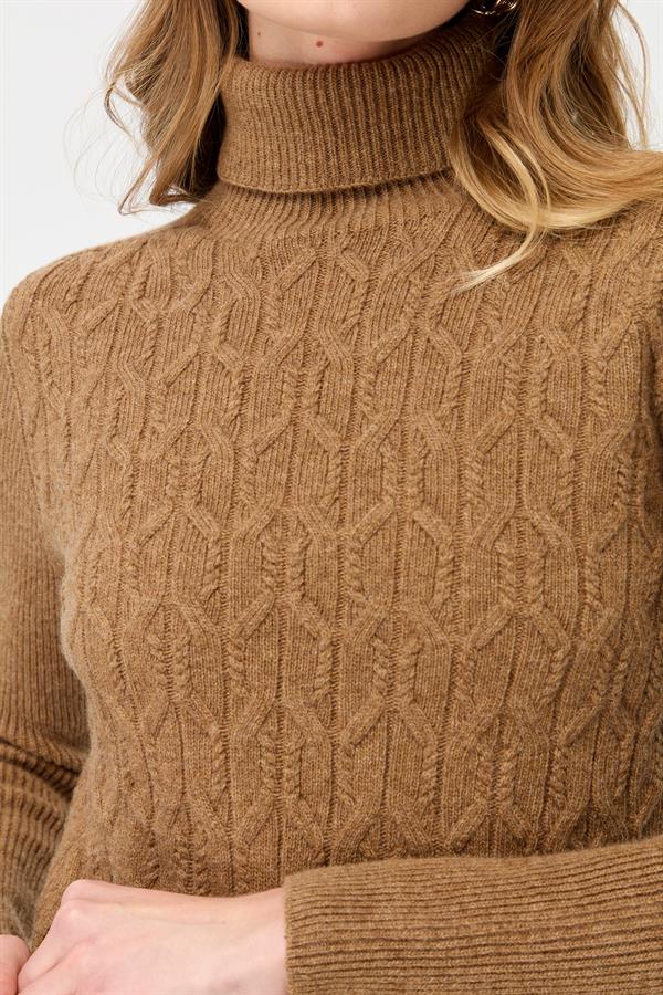 Женский свободный шерстяной свитер с высоким воротником спереди