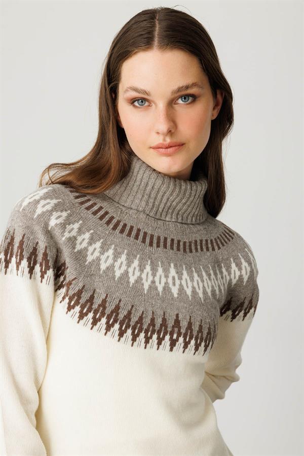 Kadın Tam Balıkçı Yaka Robası Baklavalı Yün Kazak Kemik