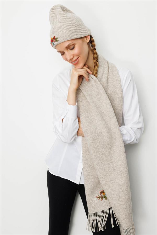 Kadın Tek Yanı Rokoko Nakış İşlemeli Yün Kaşkol V.Bej