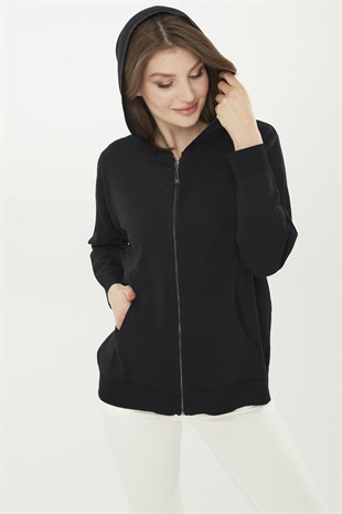 Женский удлиненный трикотажный летний кардиган с капюшоном черного цвета