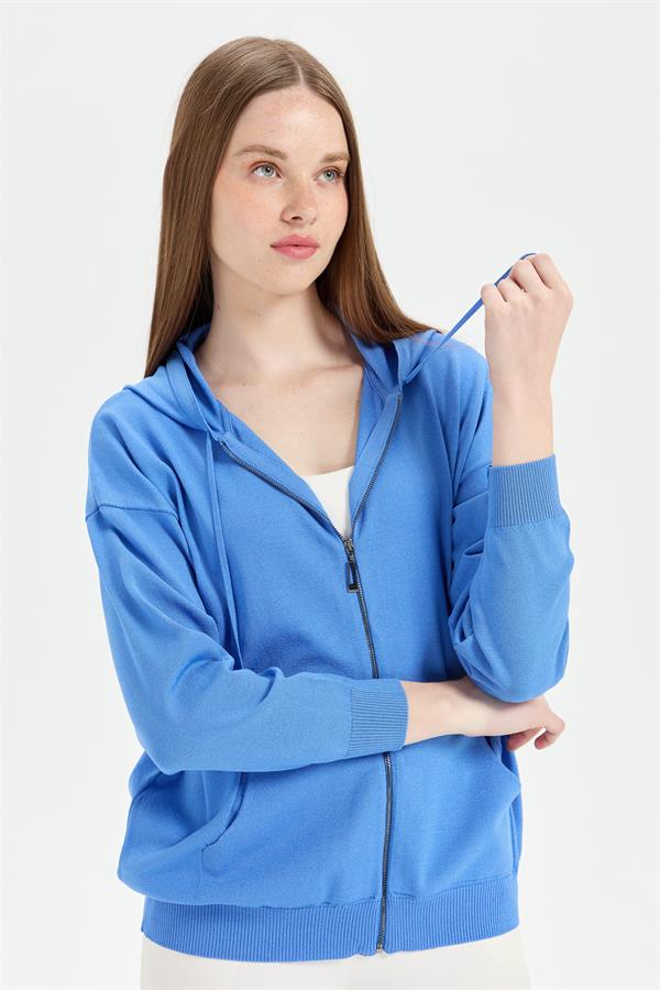 Женский удлиненный трикотажный летний кардиган с капюшоном синий