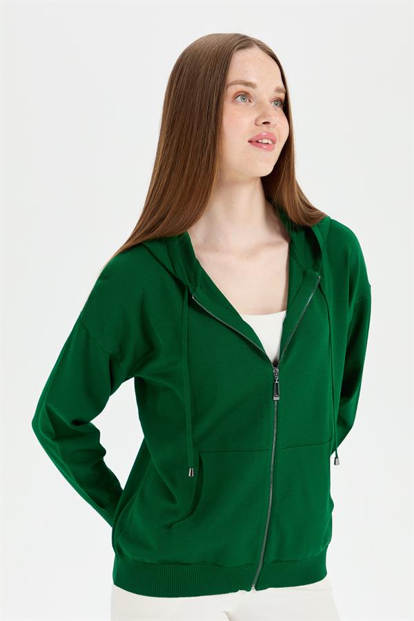 Женский удлиненный трикотажный летний кардиган с капюшоном зеленый