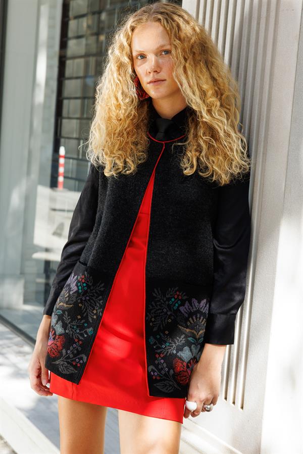 Kadın Triko Önü Açık Araboy Yün Yelek Siyah