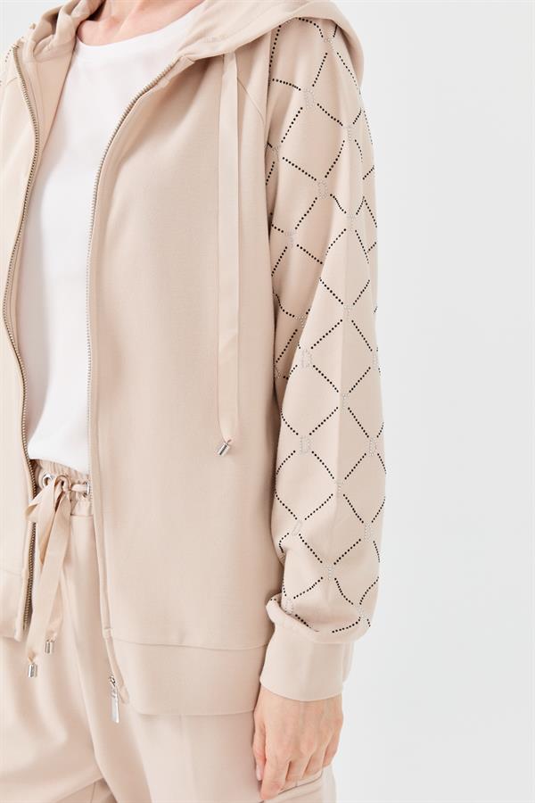 Женский летний трикотажный кардиган с капюшоном и принтом стразы бежевый