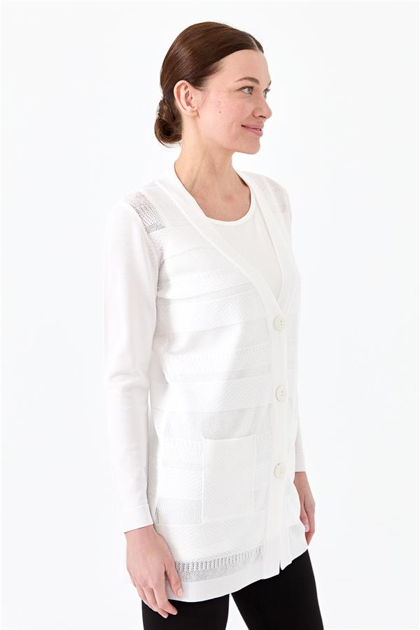 Женский трикотажный жакет с V образным вырезом молочный
