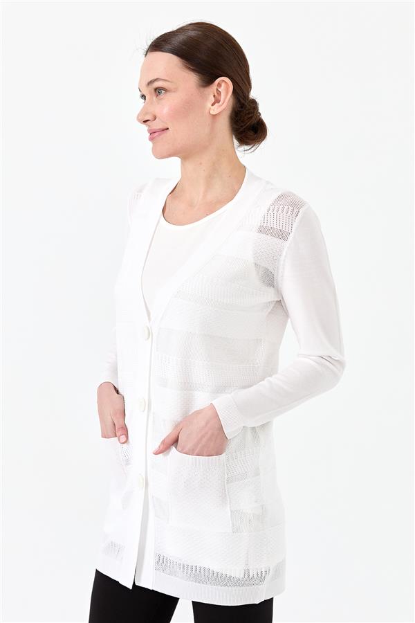 Женский трикотажный жакет с V образным вырезом молочный