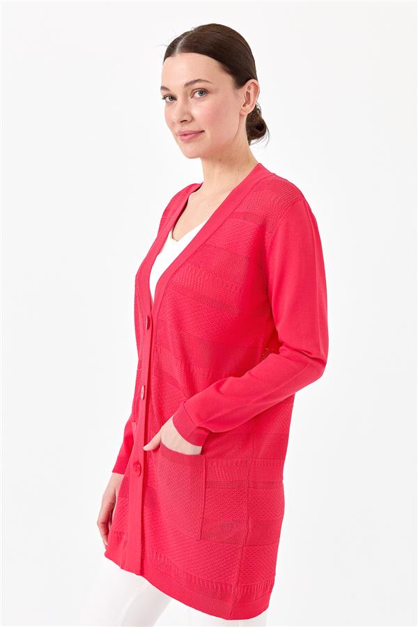 Женский трикотажный жакет с V образным вырезом алый