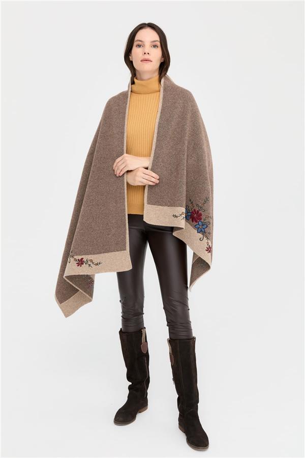 Kadın Üç Çiçekli Nakış İşlemeli Yün Şal K.Bej