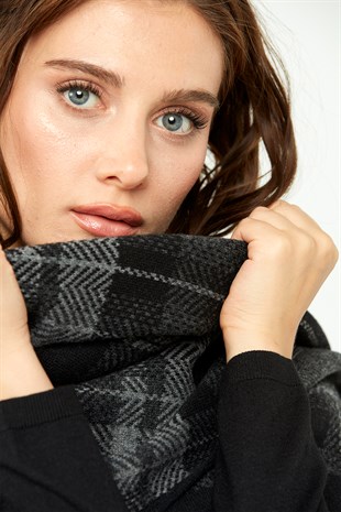 Шаль женская шерстяная черная