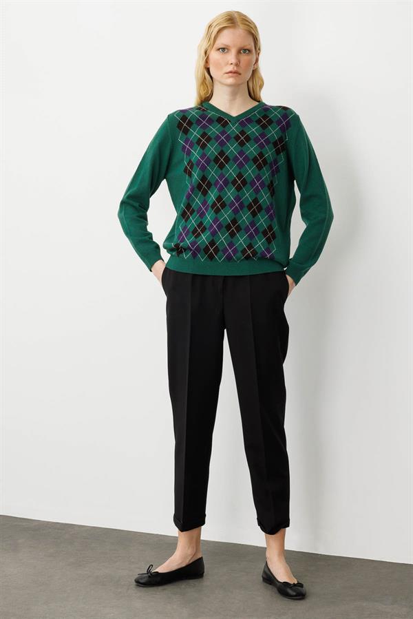 Kadın V Yaka Baklavalı Yün Kazak Ö.Başı