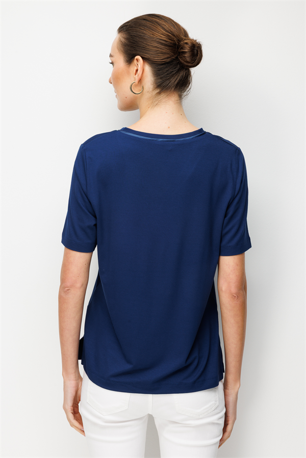 Kadın V Yaka Cebi Saten Şeritli Penye T-shirt Lacivert