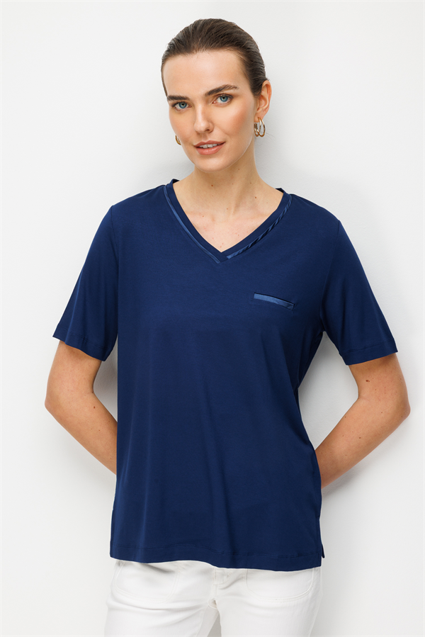 Kadın V Yaka Cebi Saten Şeritli Penye T-shirt Lacivert
