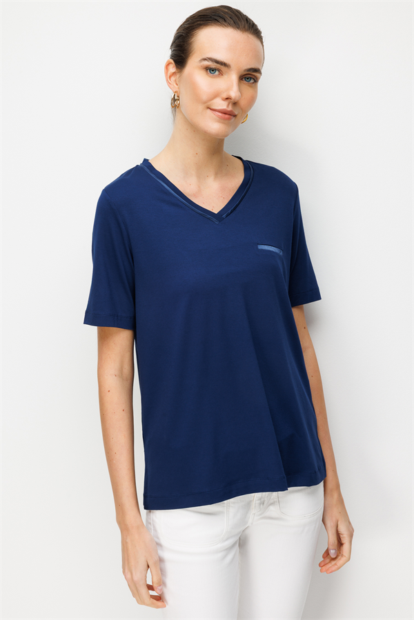 Kadın V Yaka Cebi Saten Şeritli Penye T-shirt Lacivert